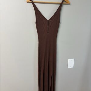 Abercrombie & Fitch Ribbed V-Neck Maxi Dress in Brown